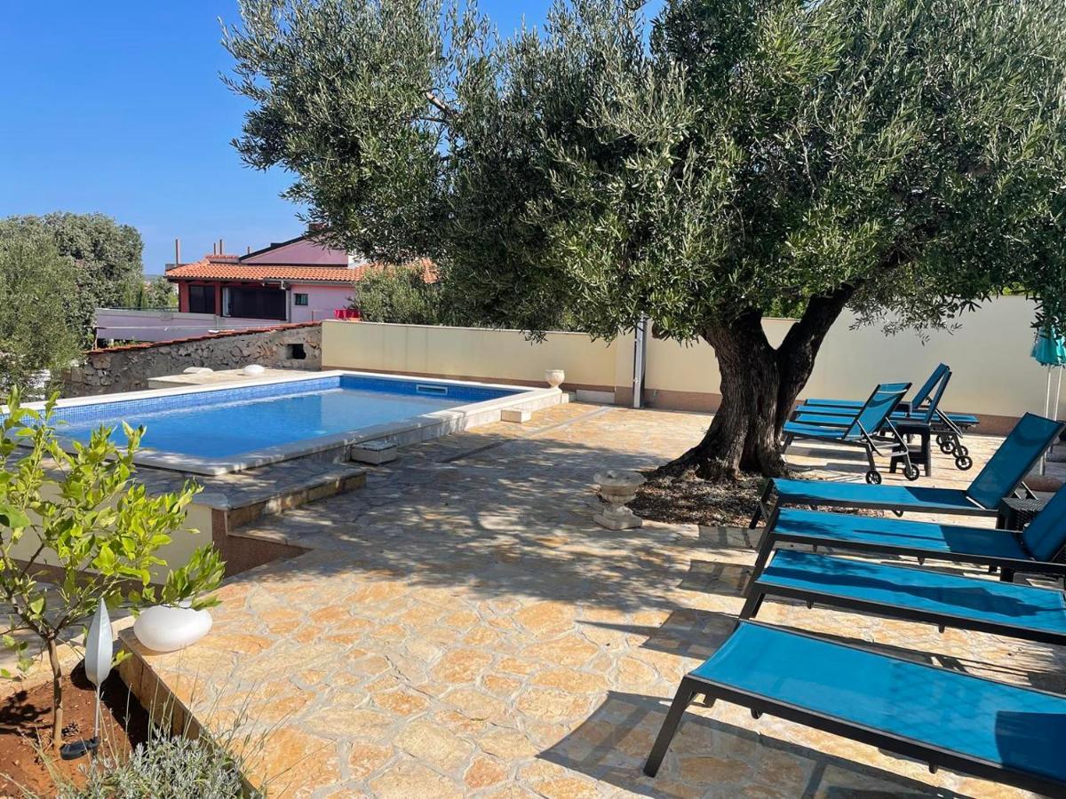Villa Luger Eg Ražanj Extérieur photo
