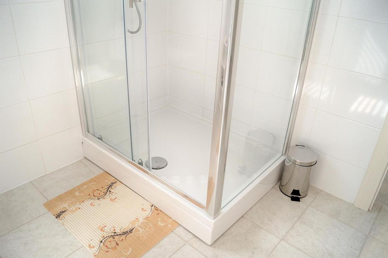 Villa Luger Eg Ražanj Extérieur photo